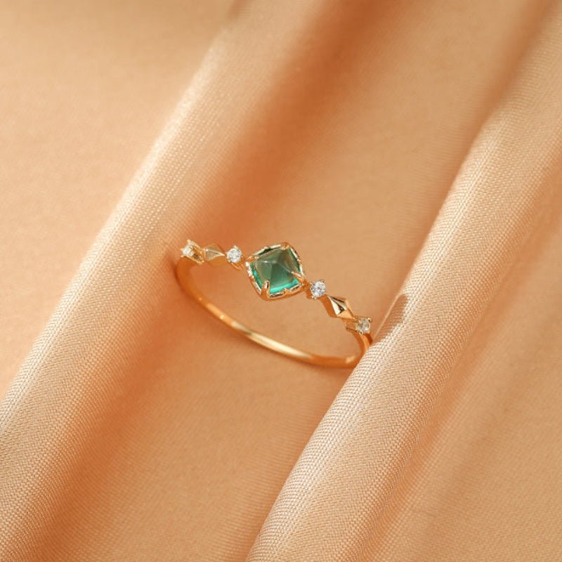 Bague Émeraude en Argent Plaqué Or 14K – Renouveau et Harmonie - Biloria