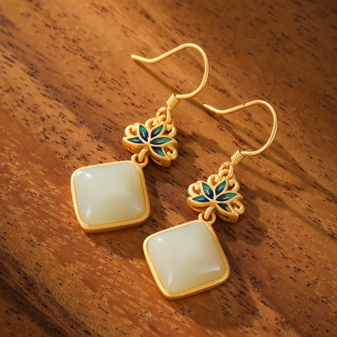 Boucles d'Oreilles Jade Blanc Lotus Bleu Argent Plaqué Or - Biloria