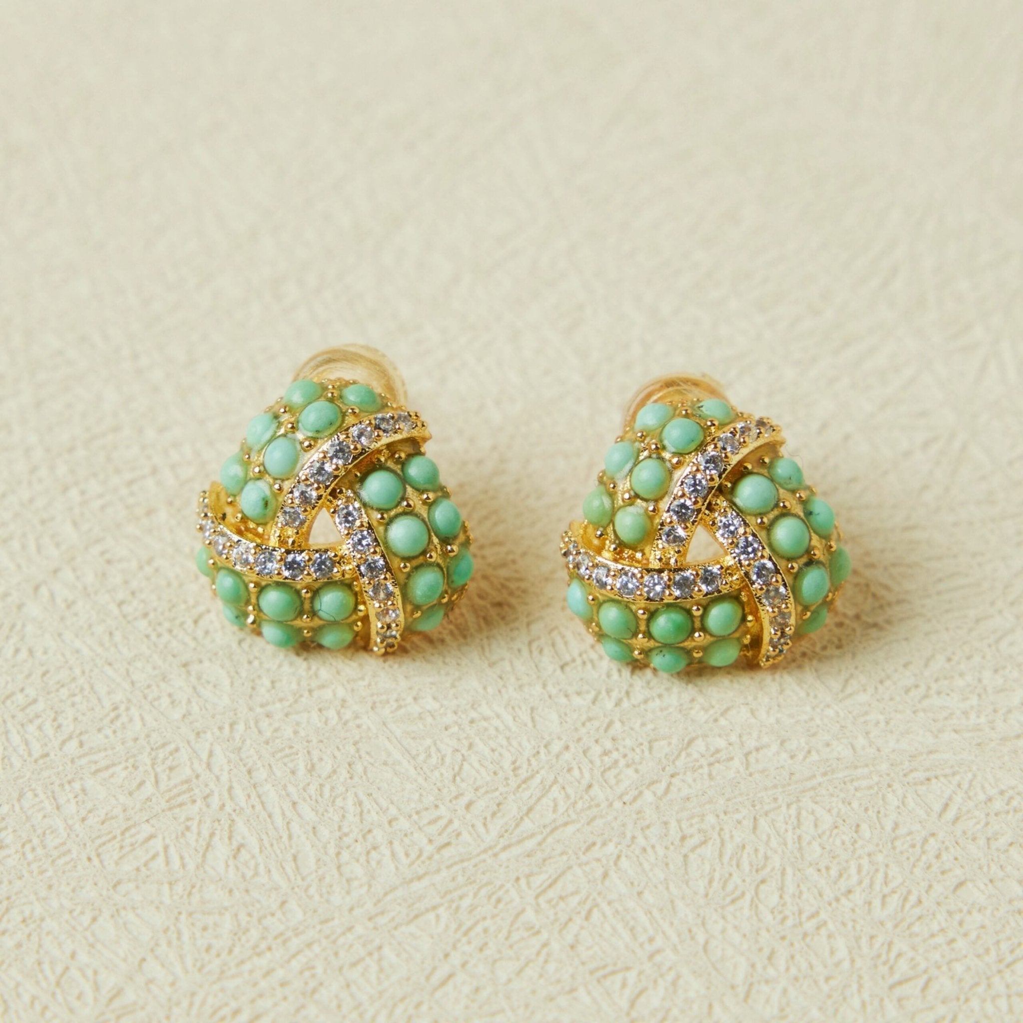 Boucles d'Oreilles Turquoise Triangle Torsade en Argent Plaqué Or - Biloria